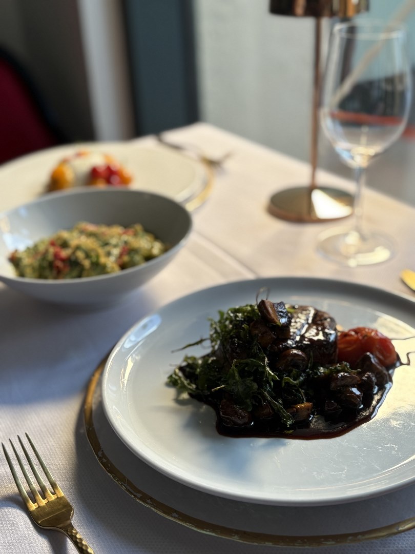 Filetto di Manzo al Barolo con Funghi